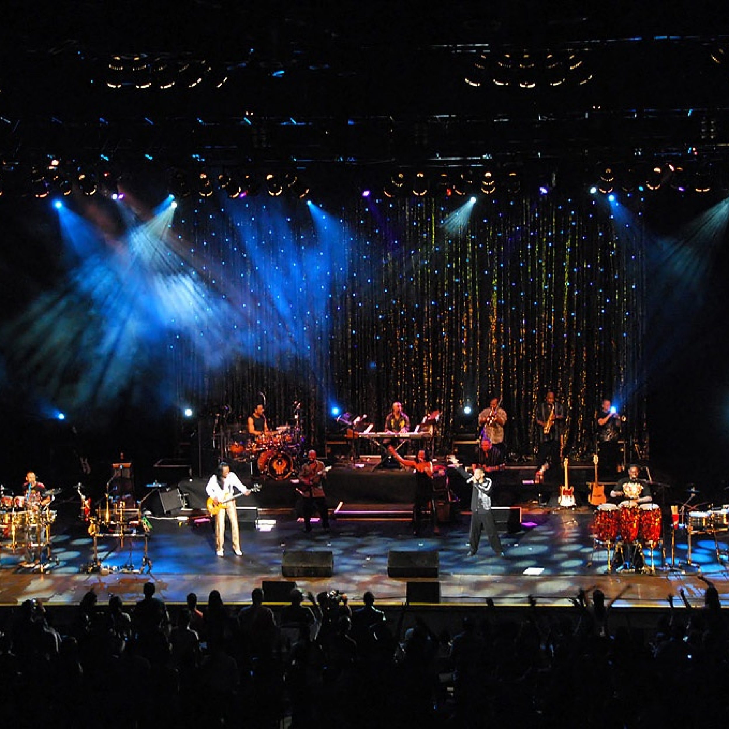 Cópia de Earth Wind And Fire - Via Funchal